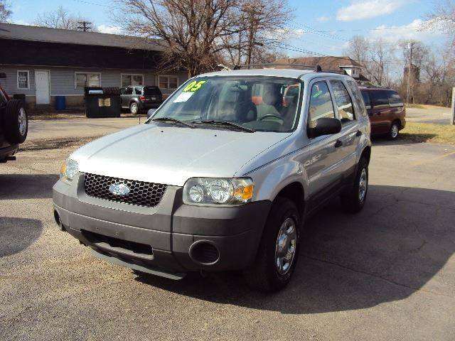 2005 Ford Escape XLS 4dr SUV